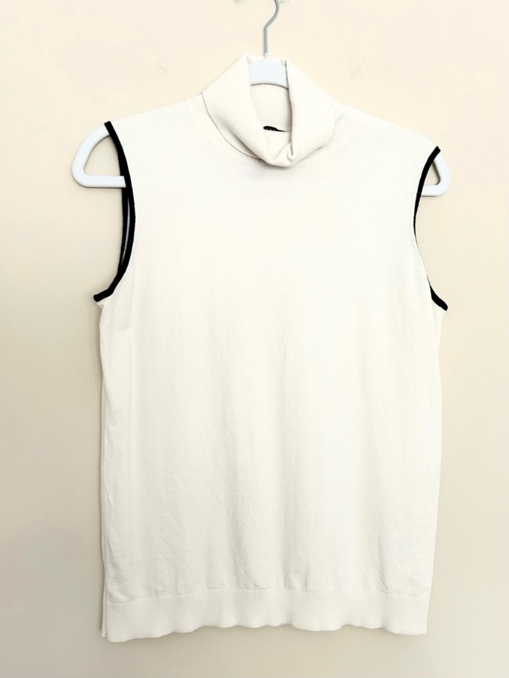 Talbots Women’s White Sleeveless Turtleneck Tank with Black Arm Trim
